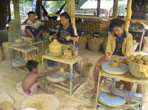 A Family business in Kampong Chhnang - the daughters are already expert at pottery-making